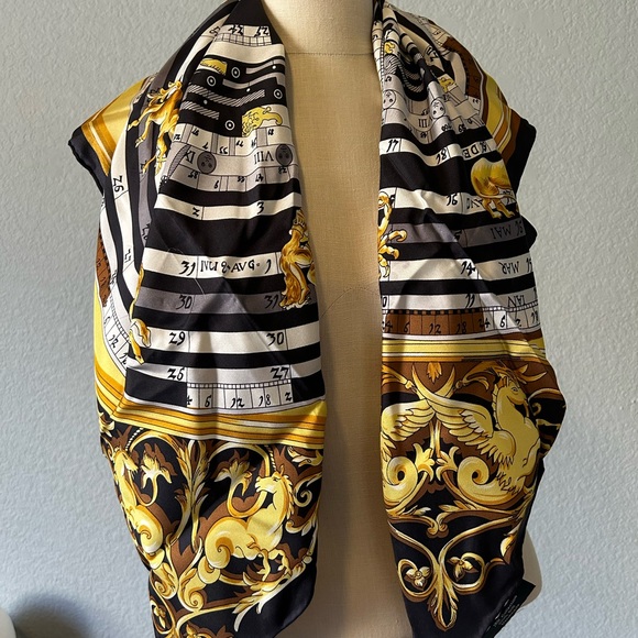 CAMROSE & KROSS Authentic Jackie Kennedy Zodiac Silk Scarf in Original Packaging - Picture 9 of 10